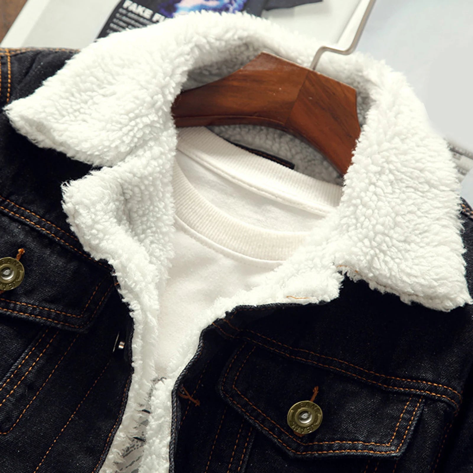 Men's Thicken Winter Denim Jacket with Plush Lining - Stylish Turn-Down Collar & Solid Color